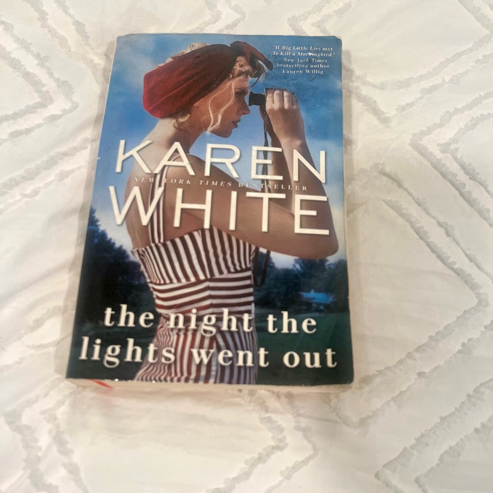 Paperback Book - The Night The Lights Went Out
